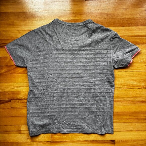 Burberry Black Label Men’s Gray T-Shirt – Size 3 (M), Red Logo, Pink Trim - Picture 11 of 11